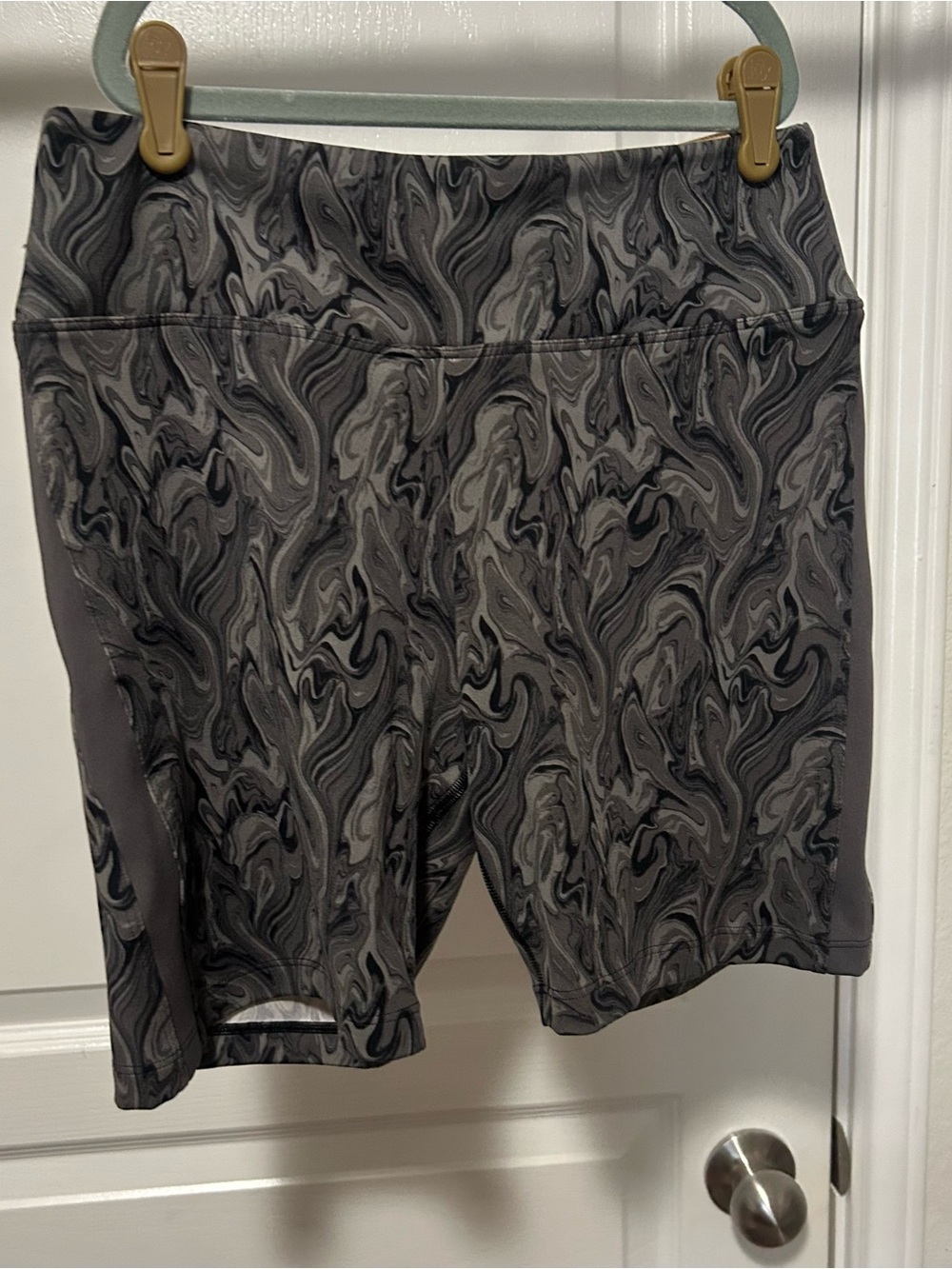 PINK Victoria's Secret Gray Marble-Print Athletic Bike Shorts